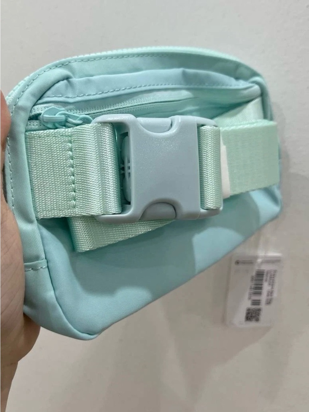 Lululemon Everywhere Belt Bag 1L Wathet NWT Rare Color - Picture 4 of 9